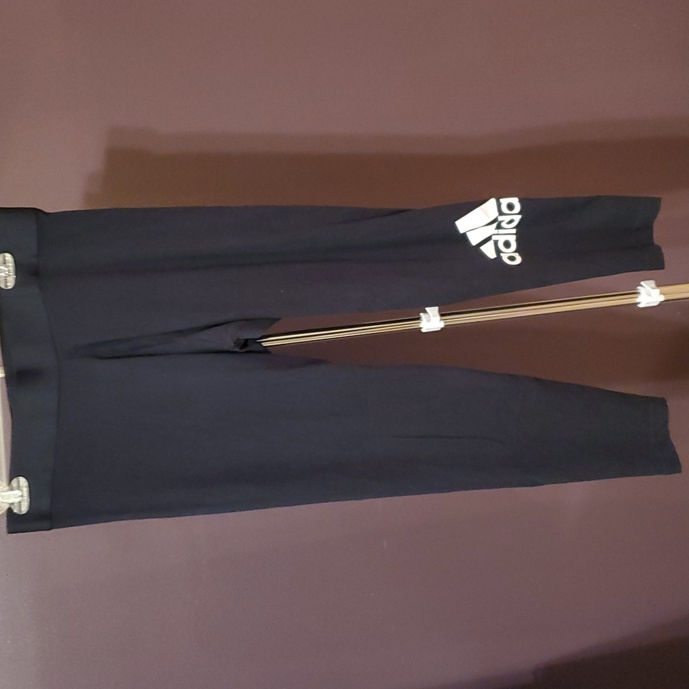 Adidas NWOT black capri large pants